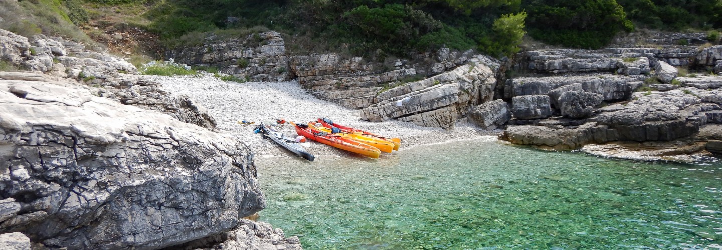 kayaks stopped on beach